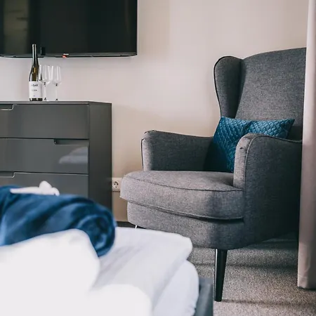 Villa17 Alojamento de Acomodação e Pequeno-almoço Badacsonytomaj